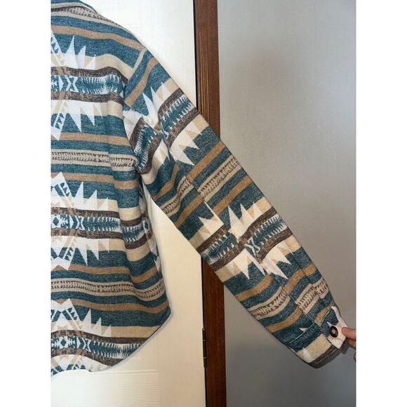 NWOT BlueโB Collection Tan, Brown & Blue Button Up Aztec Shacket Size Medium - Picture 14 of 14